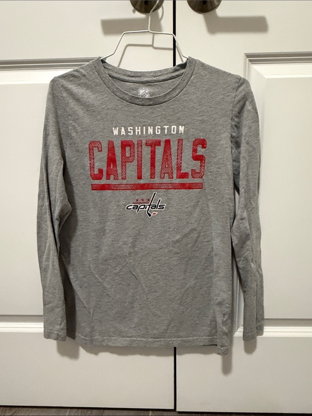 NHL Washington Capitals Gray & Red Kids Long-Sleeve Tee
